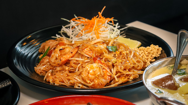 A plate of pad Thai at Isan Zaap