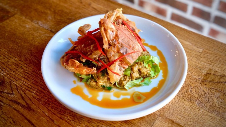 A plate of soft shell crab curry at Mahaniyom