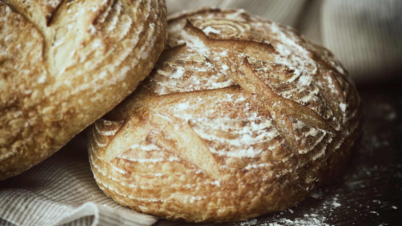 Der Eiswürfel-Hack, mit dem selbstgebackenes Brot knuspriger wird