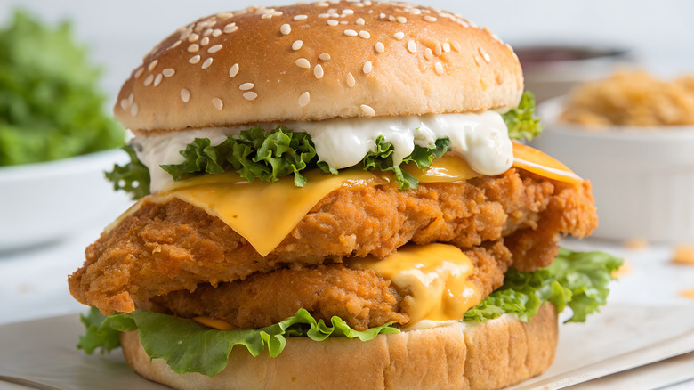 Chicken sandwich with sauce