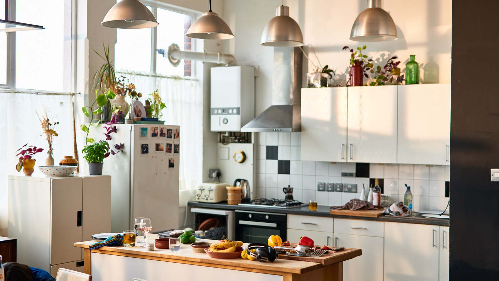 What Kitchen Appliances Do You Really Need: Essential Guide