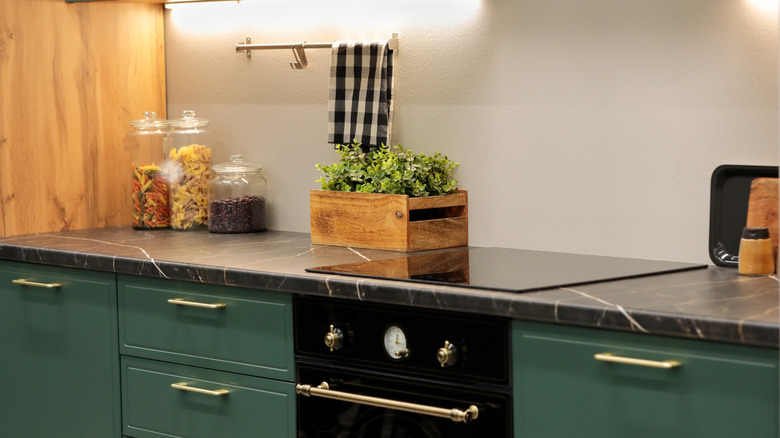 Kitchen laminate countertop that looks like black marble