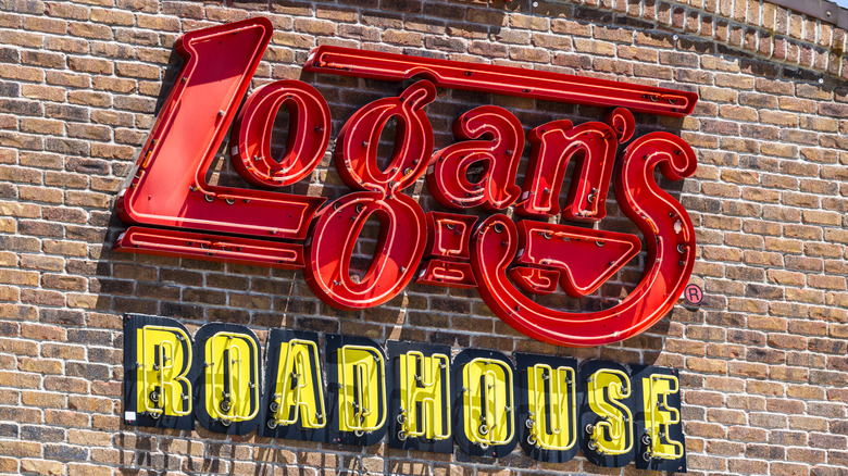 The exterior of a Logan's Roadhouse outlet