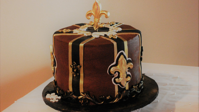 New Orleans' Saints themed groom's cake