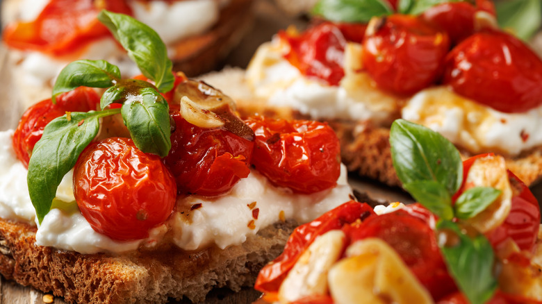 Roasted tomato and basil crostini