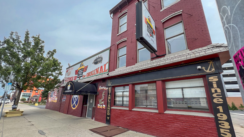 The exterior of Buffalo's Anchor Bar. 