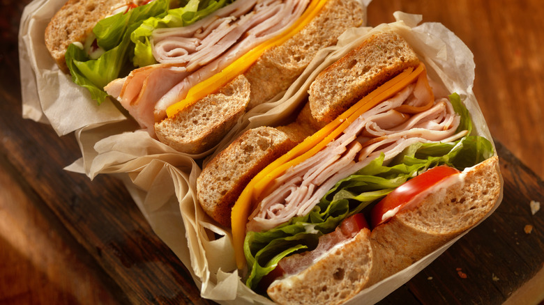 bagel turkey sandwich