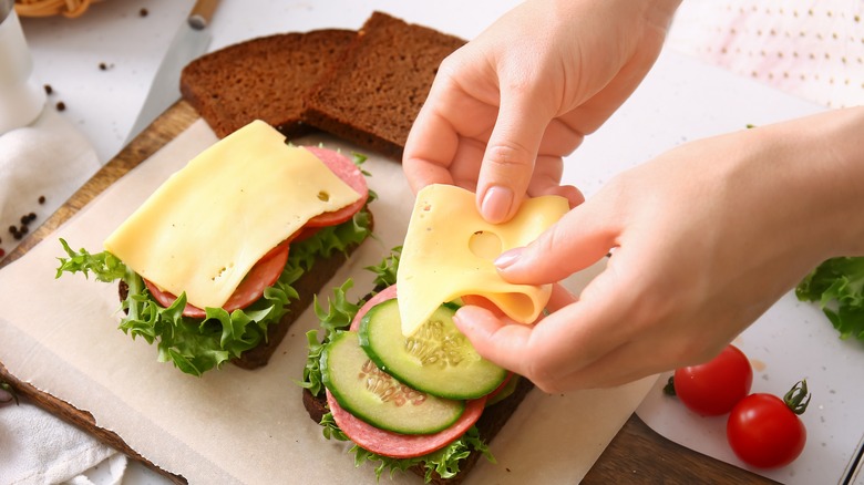 assembling sandwich