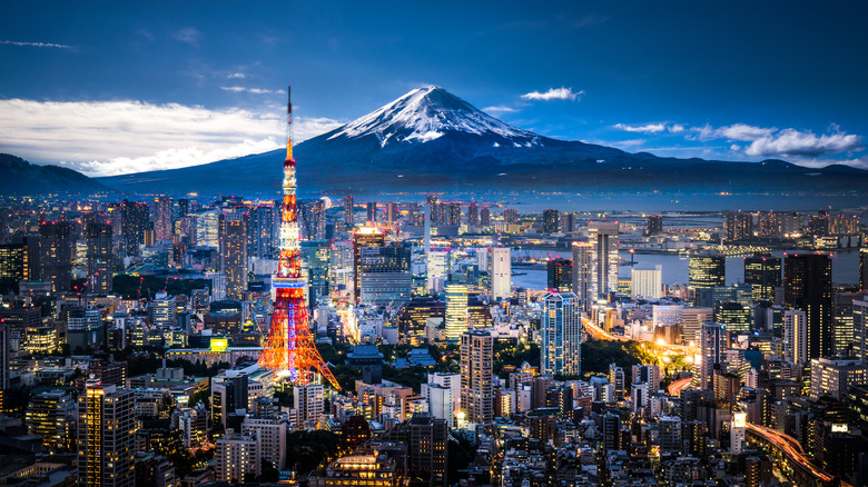 Tokyo skyline with Mt. Fuji