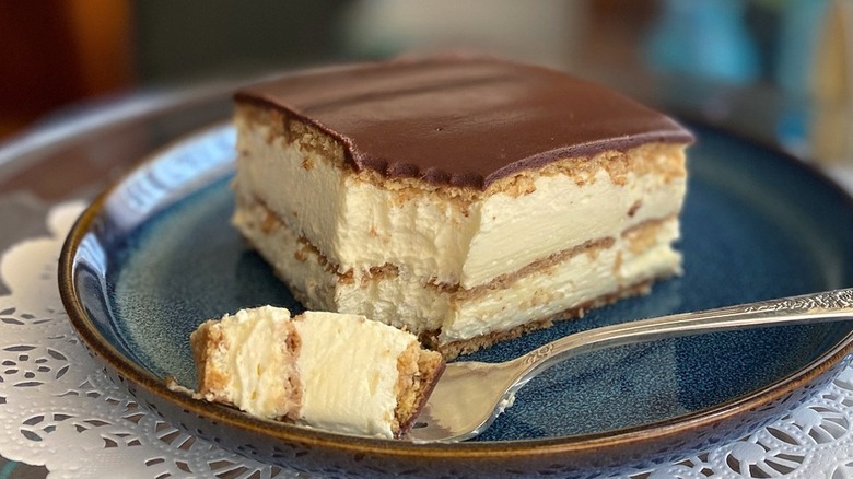 Eclair cake