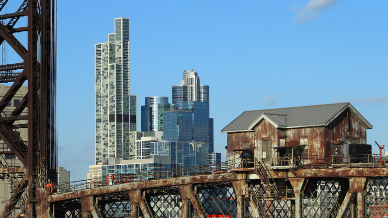 Photo of the city skyline of South Side Chicago