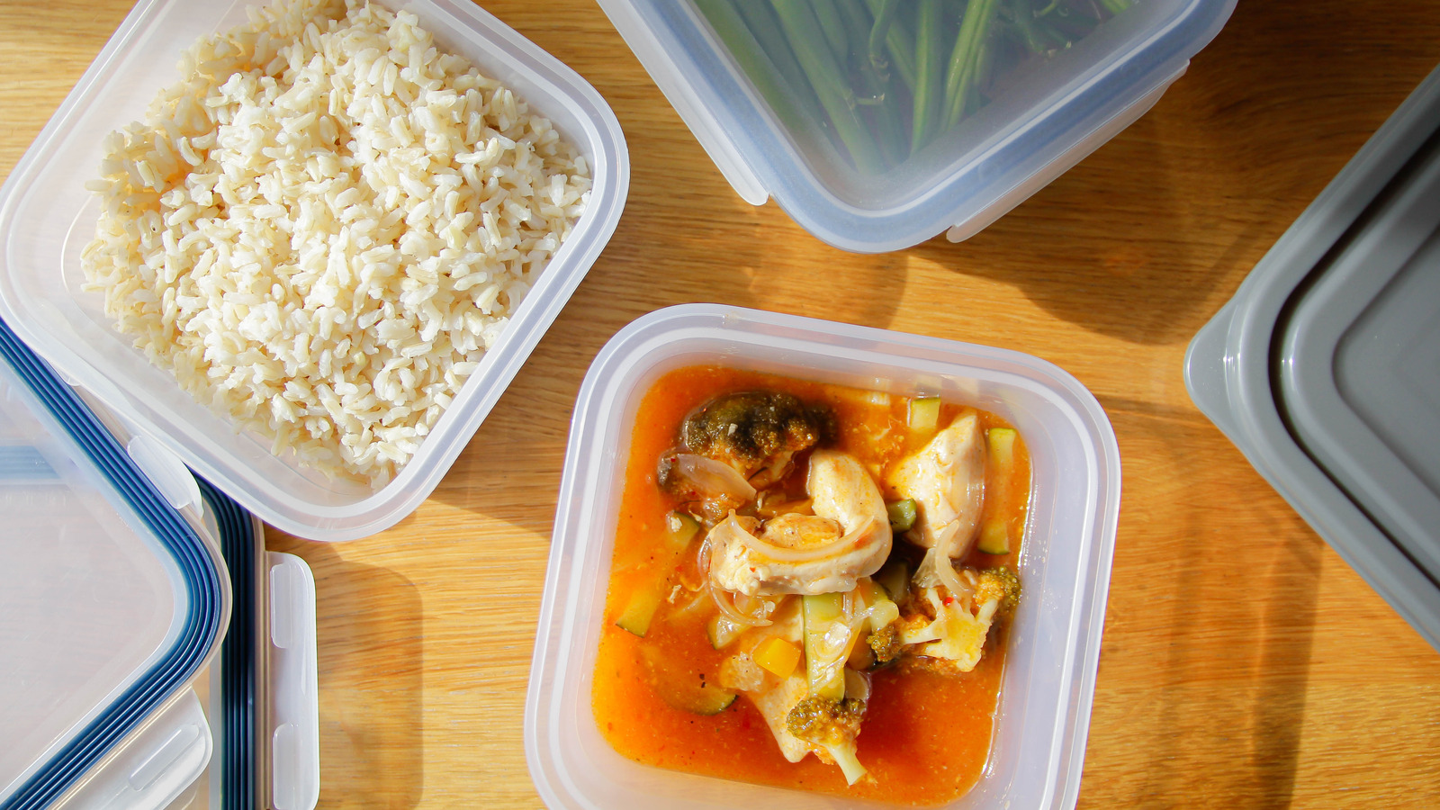 The One Hack You'll Need When Freezing Sauces And Leftovers - Small Unvir Cache Freezing Yesterday Leftovers