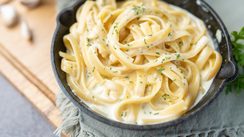 Fettuccine Alfredo, cast iron pan