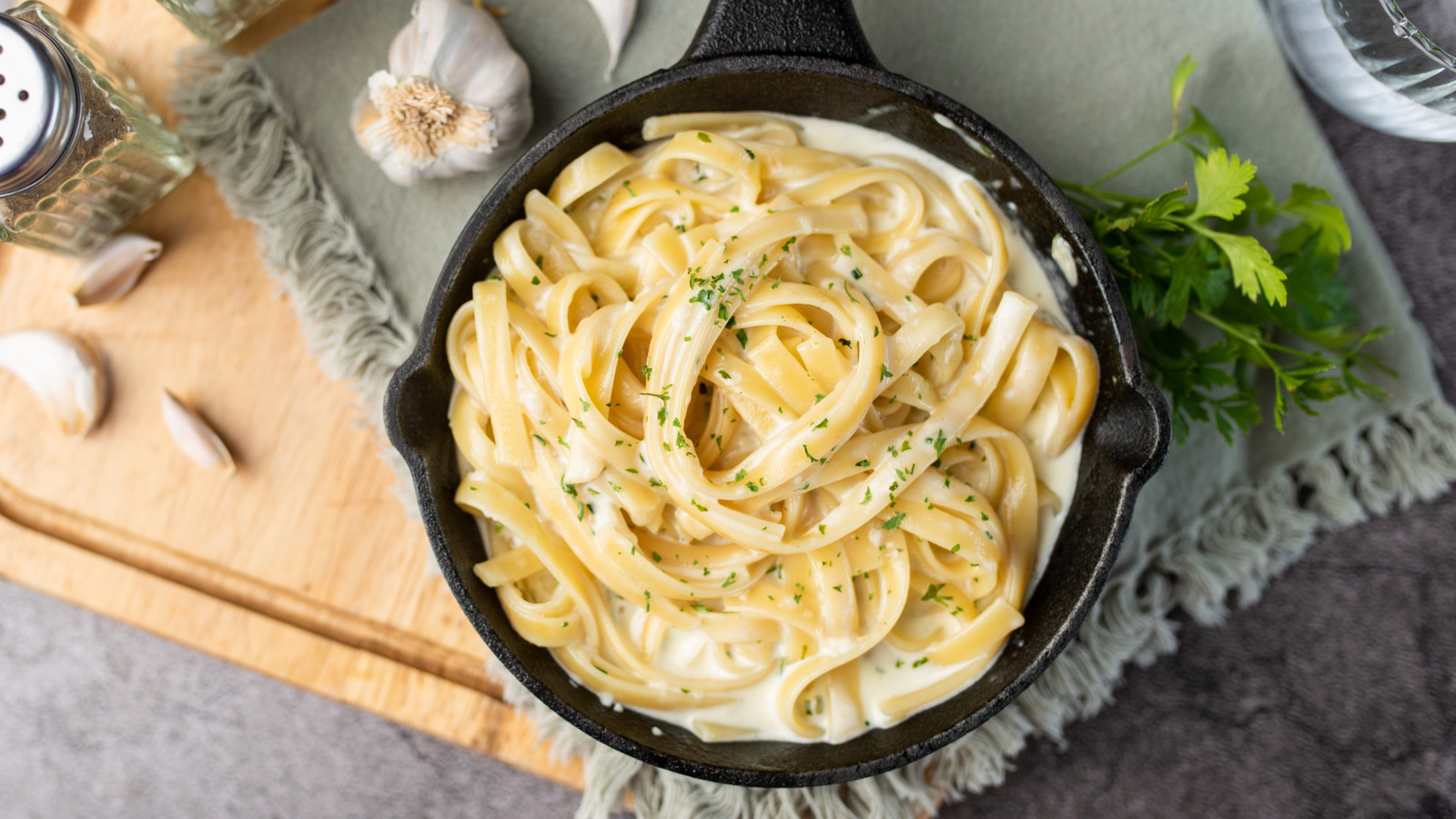 The Only Way To Thicken Alfredo Sauce According To A Chef