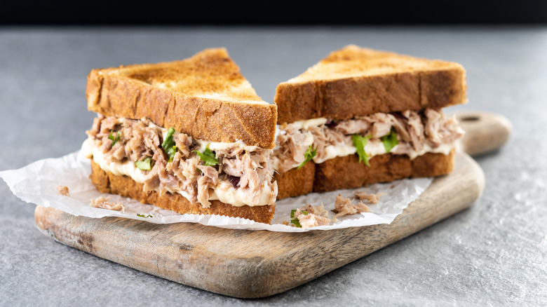 Tuna salad sandwich