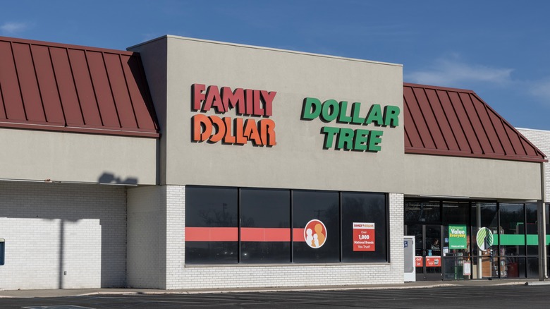 An exterior of a Family Dollar/Dollar Tree store
