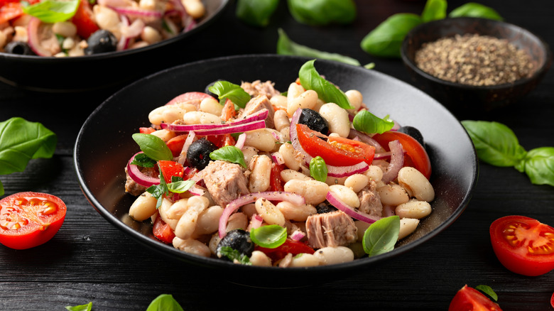 Bean salad with tuna