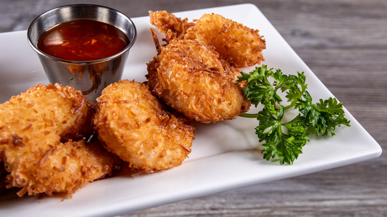 Coconut shrimp with dipping sauce