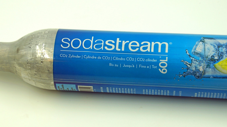 SodaStream screw in cylinder