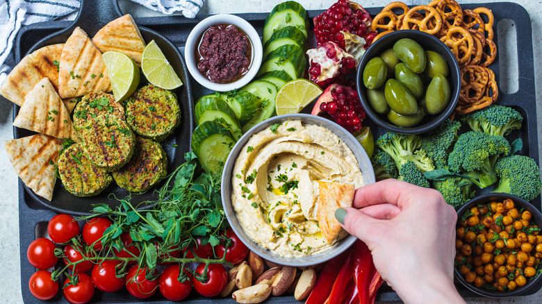 veggies and hummus charcuterie