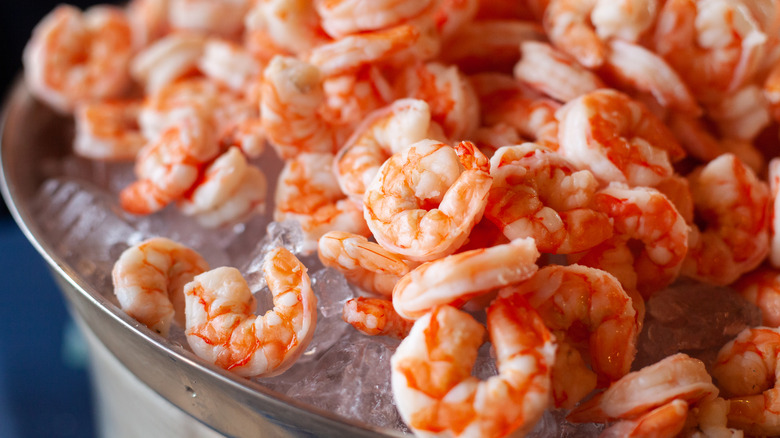 Bowl of shrimp on ice