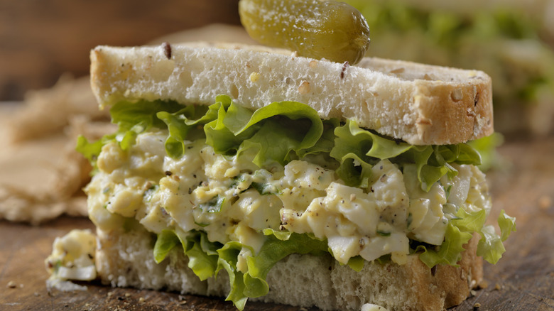 Egg salad sandwich with lettuce