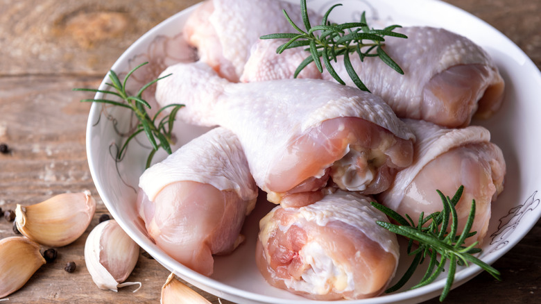 displayed bowl of chicken drumsticks