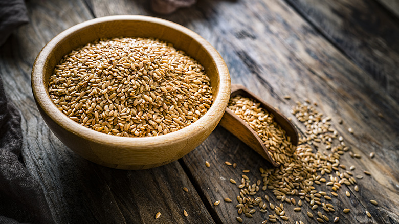 A bowl of flaxseeds