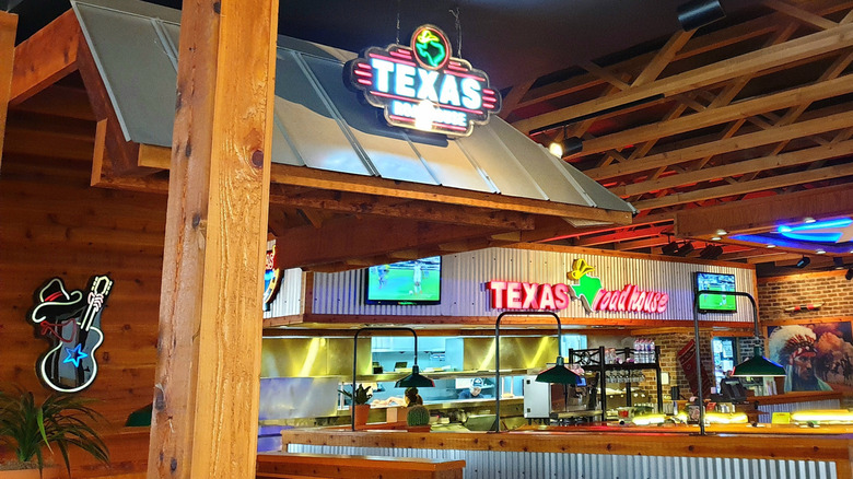 Texas Roadhouse's southern-style interior