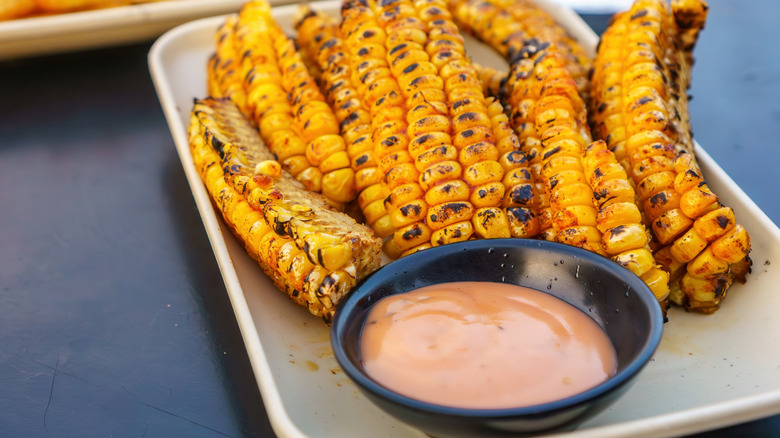 grilled corn with creamy sauce
