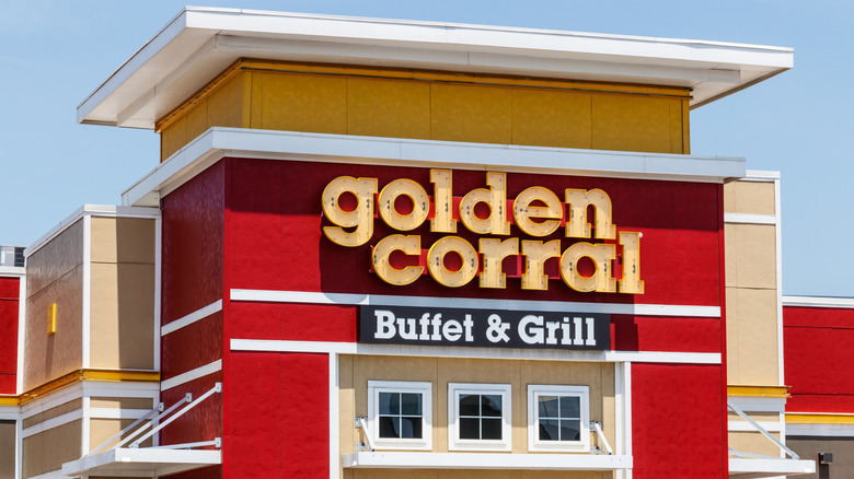Golden Corral buffet and grill exterior