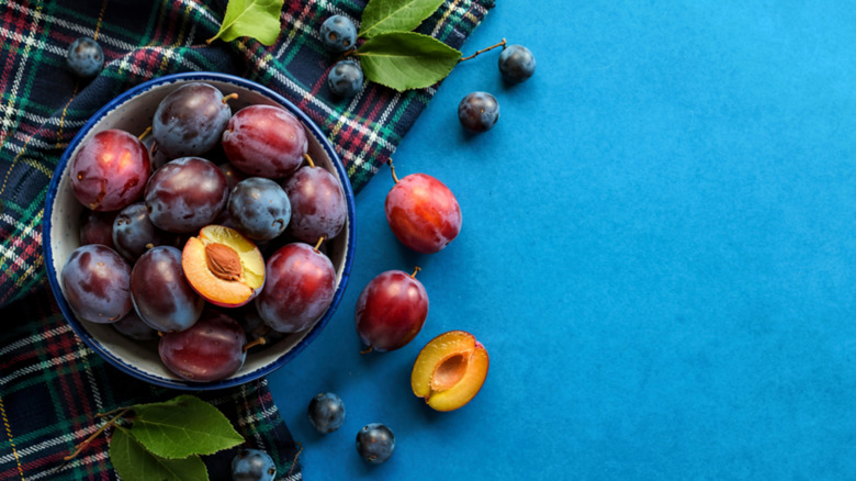 bowl of pluots