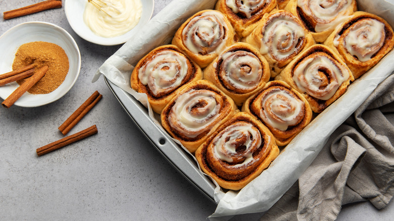 Cinnamon rolls in pan