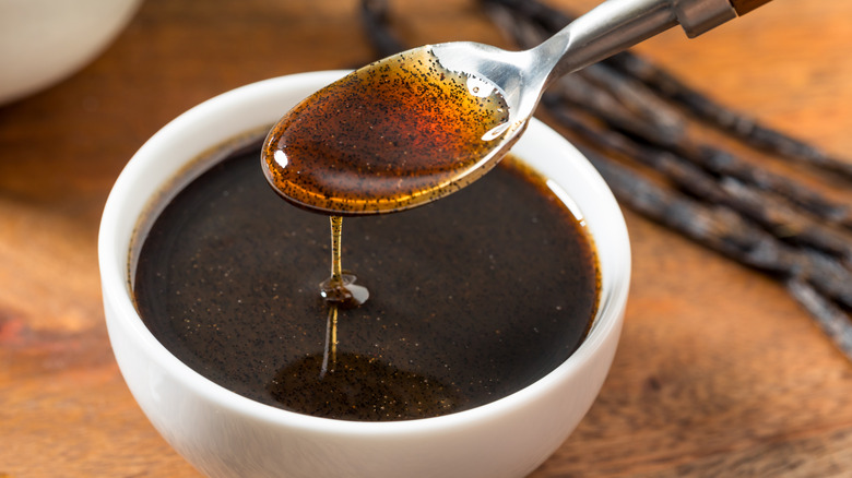 Sweet Organic Vanilla Bean Paste Extract in a Bowl