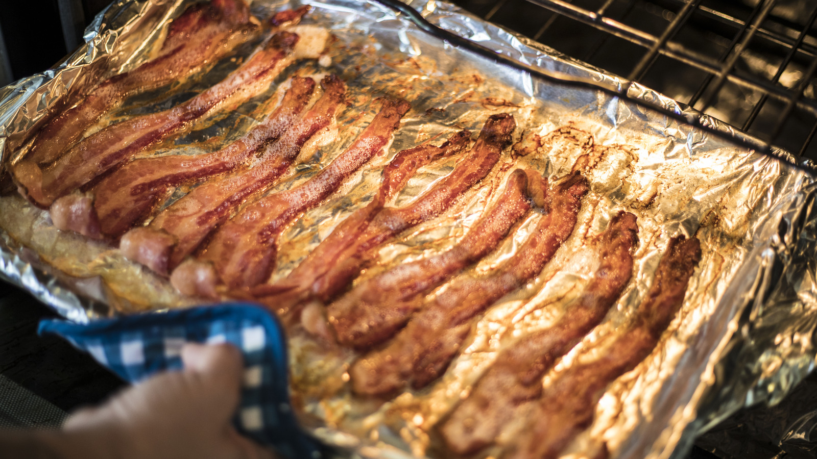 The Temperature Tip You Need For The Absolute Best Bacon