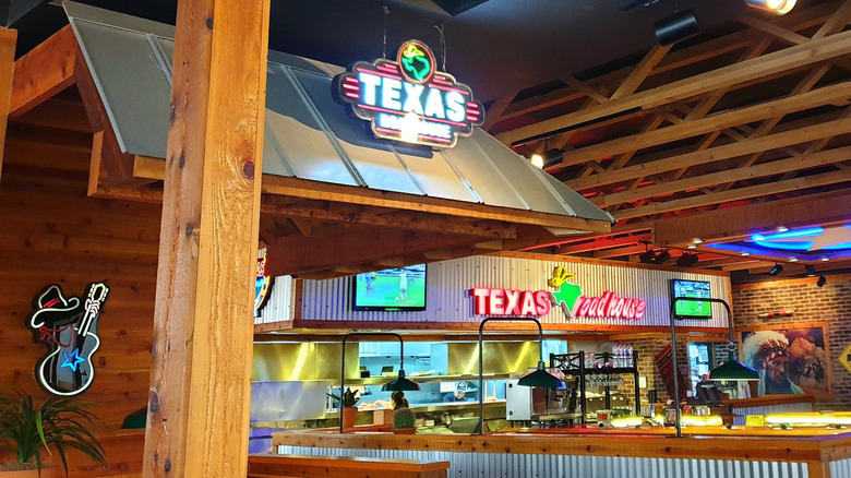 Texas Roadhouse interior