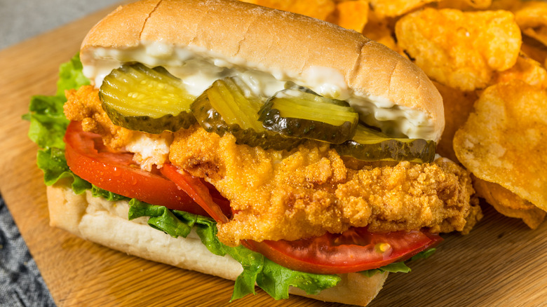 Catfish po'boy with chips