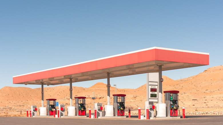 Gas station in Utah desert