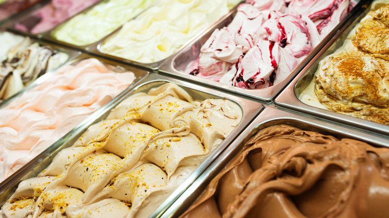 tubs of different flavors of gelato