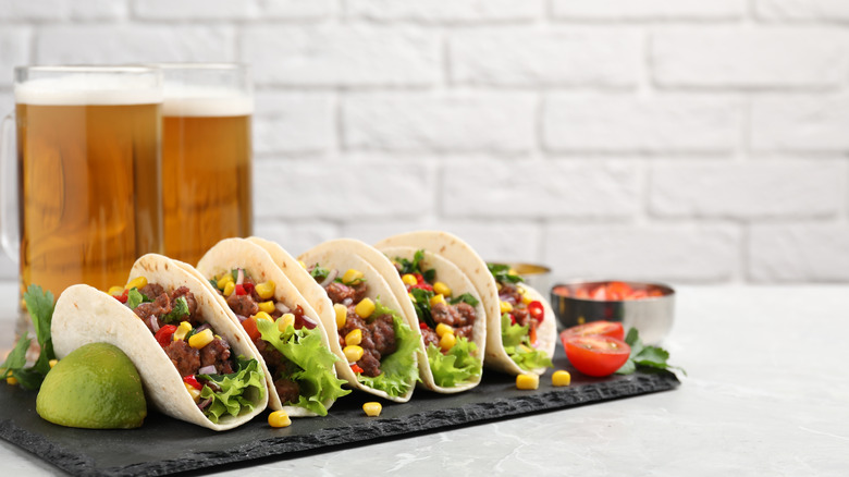 Taco plate with two beers