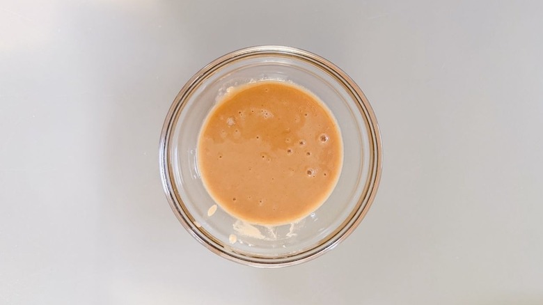 Roux cooling in glass bowl