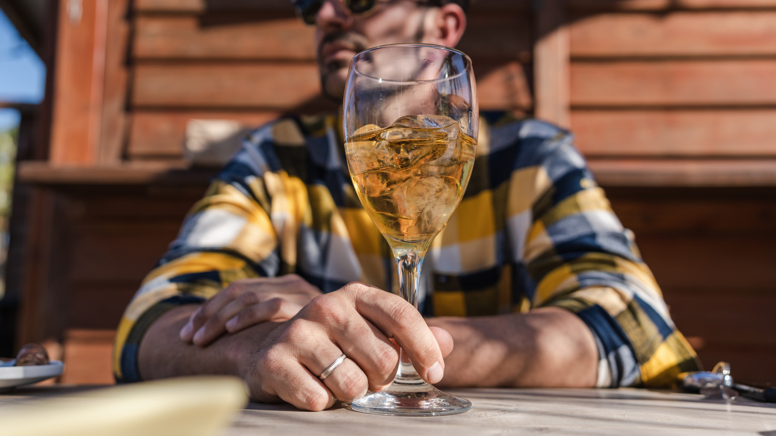 This 4-Ingredient Ginger Ale Cocktail Will Be The Star Of The Summer