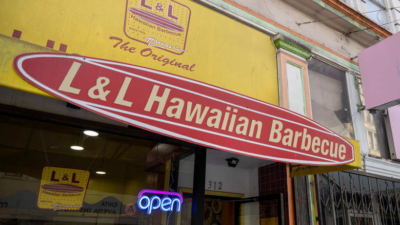 Business sign for L&L Hawaiian BBQ