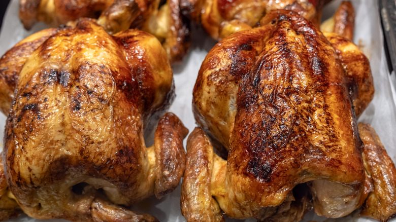 grocery rotisserie seasoned chickens