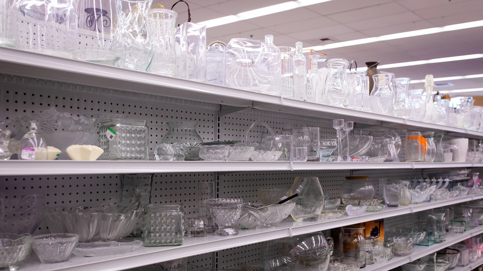 This Collectible Old School Dishware Should Be On Your Radar When ...