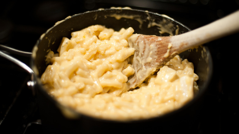 Mac and cheese in a pot