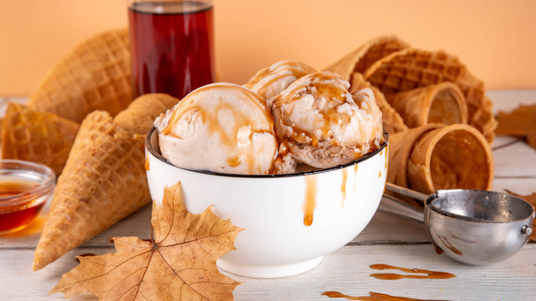 Autumn-themed ice cream in a bowl
