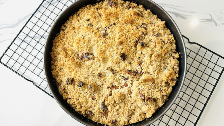 Baked honey apple crumb cake