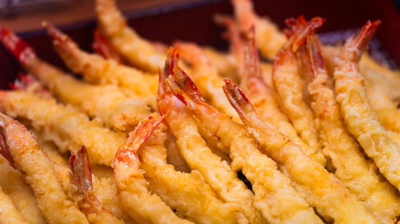 crispy fried shrimps made in tempura pot