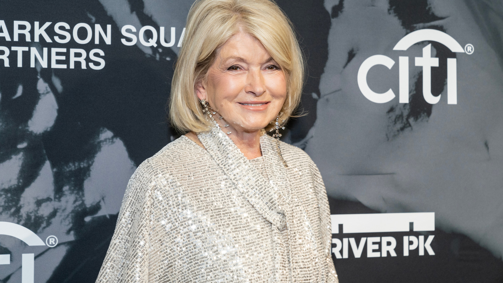 This Is Martha Stewart's Protocol For When A Dinner Guest Brings A Bottle ...